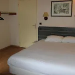 Kyriad Lille Est - 3* Hem