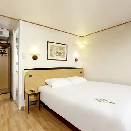 Hotel Kyriad Lille Est -