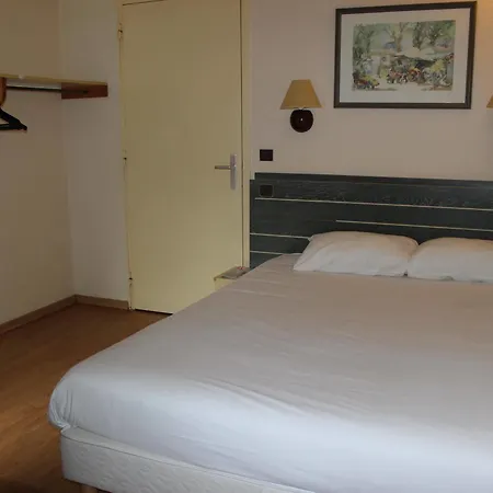 Kyriad Lille Est - 3* Hem