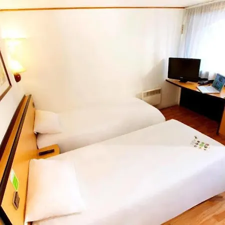 Kyriad Lille Est - 3* Hem