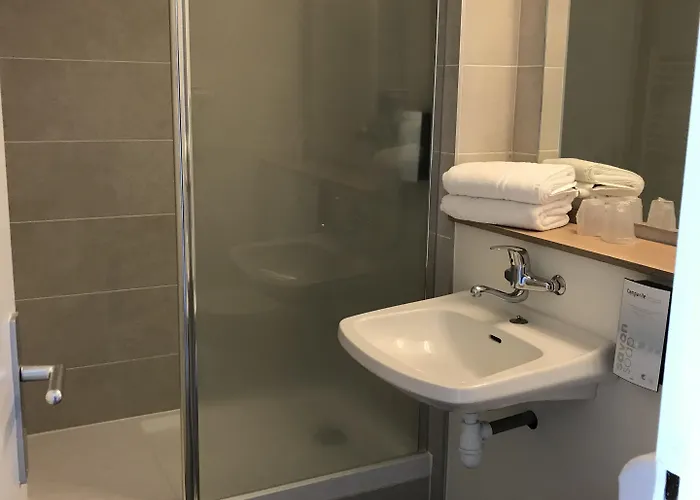 Kyriad Lille Est - Hotel