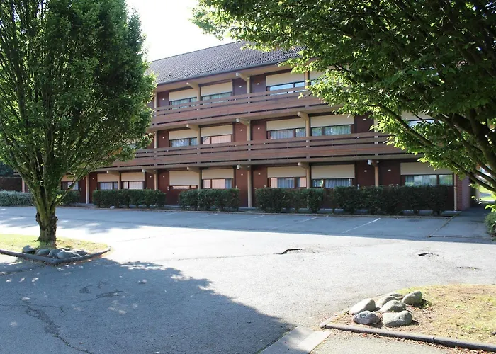 Kyriad Lille Est - Hotel