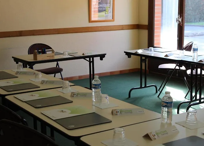 Kyriad Lille Est - 3* Hem